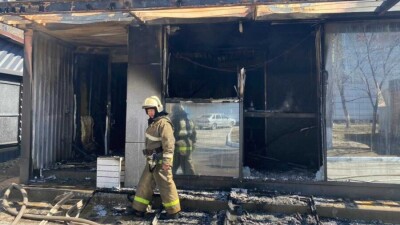 В Нур-Султане сгорел ресторан быстрого питания