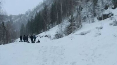 Лавина перекрыла дорогу в Катон-Карагайском районе ВКО