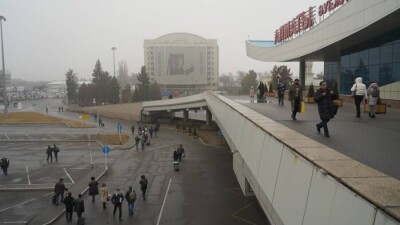 На территорию аэропорта Алматы разрешили въезд автомобилей