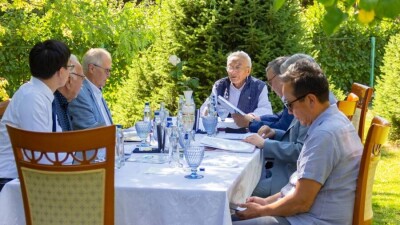 Глава Казахской академии питания провёл первое заседание своего международного фонда