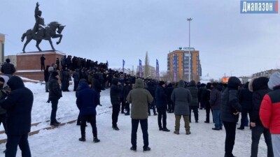Токаев ввёл чрезвычайное положение в двух регионах Казахстана