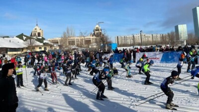 В Нур-Султане лыжный фестиваль Esil winter собрал больше 200 участников