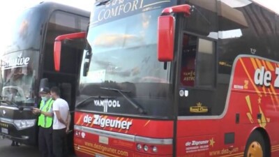 В Алматы за сутки 57 водителей автобусов нарушили ПДД. Они пользовались телефонами и нарушали правила маневрирования