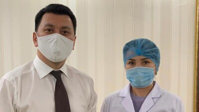 Ерлан Карин испытал на себе казахстанскую вакцину от коронавируса
