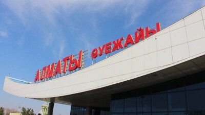 У самолёта, выполнявшего санитарный рейс из Алматы в Семей, отказал двигатель