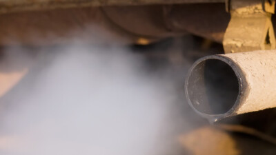 В Алматы ужесточили проверки на токсичность выхлопных газов у большегрузов