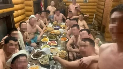 В Семее главу отделения полиции освободили от должности из-за фото в сауне