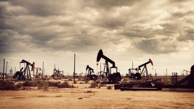 ОПЕК+ может пересмотреть условия сделки и отказаться от роста добычи нефти на 400 тысяч баррелей в сутки