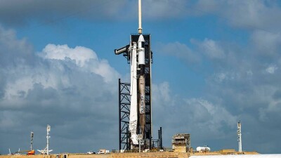 Запуск пилотируемого корабля Crew Dragon к МКС перенесли из-за непогоды