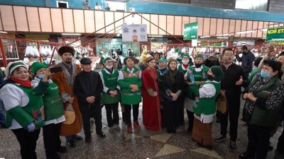 Праздничные концерты в честь Наурыза прошли на рынках, вокзале и в ТРЦ Алматы