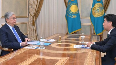 Касым-Жомарт Токаев и Алихан Байменов обсудили дебюрократизацию госаппарата