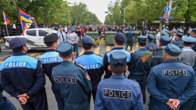 В Ереване начался многотысячный митинг оппозиции