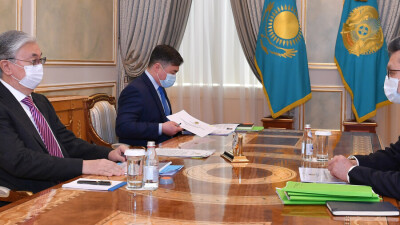 Токаев поручил Султанову ускорить работу по созданию национальной товаропроводящей системы