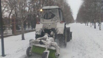В Алматы по улицам рассыпали 3 740 тонн противогололёдных материалов
