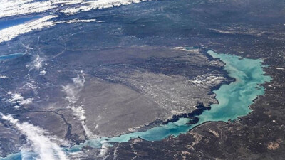 Озеро Балхаш сфотографировал с МКС космонавт Олег Артемьев