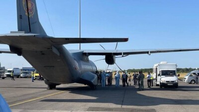 Военный самолёт доставил в Алматы 25 казахстанцев из Афганистана, в том числе сотрудников посольства