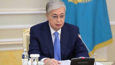 Президент: Крупные компании ухитряются платить налоги на уровне малых предприятий