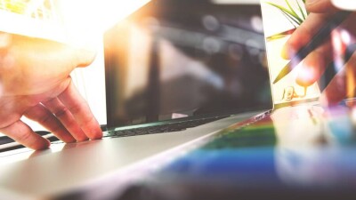 Издание Hola News возобновляет работу