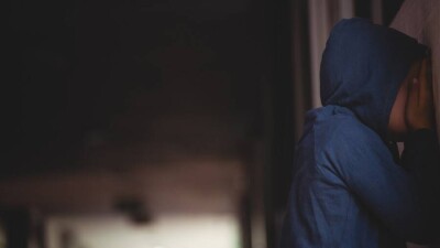 В селе Акмолинской области старшеклассников подозревают в насилии над 10-летним мальчиком