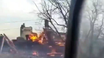 В одном из сёл Северо-Казахстанской области огонь уничтожил три жилых дома и надворные постройки