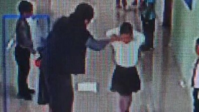 В гимназии Мангистау учительница ударила первоклассницу по лицу во время перемены