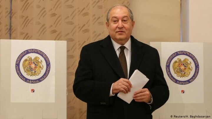 Президента Армении, который заразился коронавирусом нового типа, госпитализировали с осложнениями
