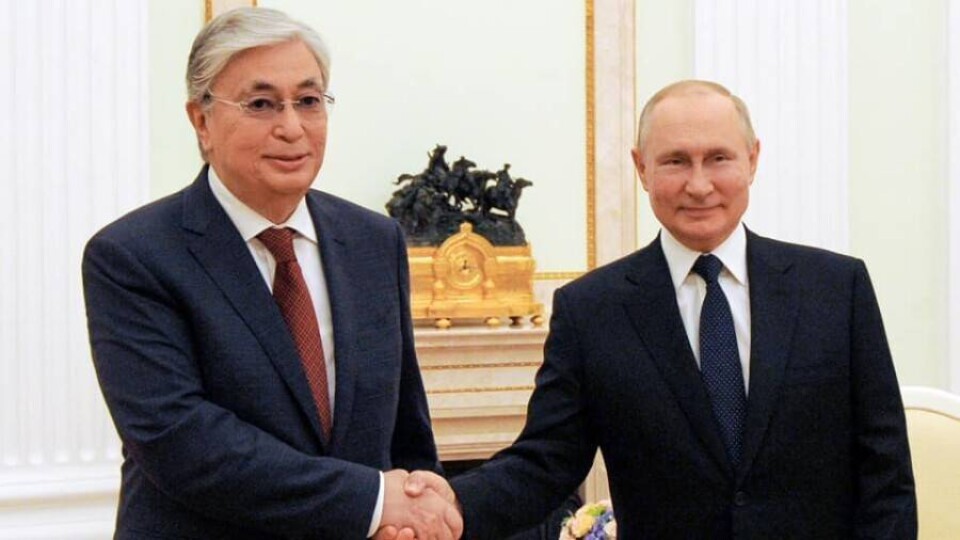 Токаев встретился с Путиным на неформальном саммите СНГ