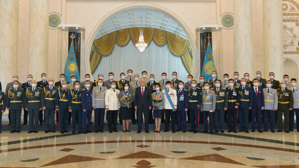 Токаев вручил ордена и медали военнослужащим и сотрудникам правоохранительных органов