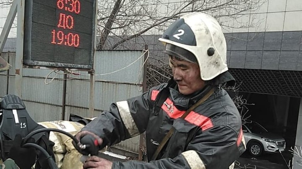 В Алматы произошёл пожар на складе в ТРЦ "Домиллион"