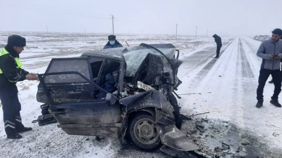 Пять человек погибли в ДТП на трассе в Атырауской области