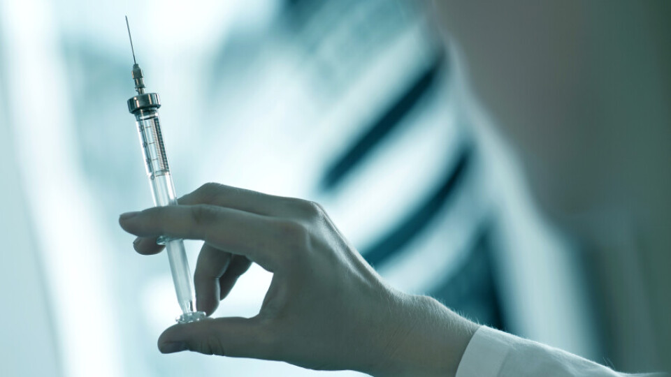 В Евросоюзе подтвердили связь между вакциной AstraZeneca и случаями тромбоза