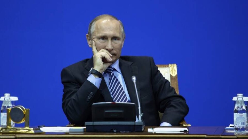 ЕС вводит персональные санкции против Владимира Путина и Сергея Лаврова