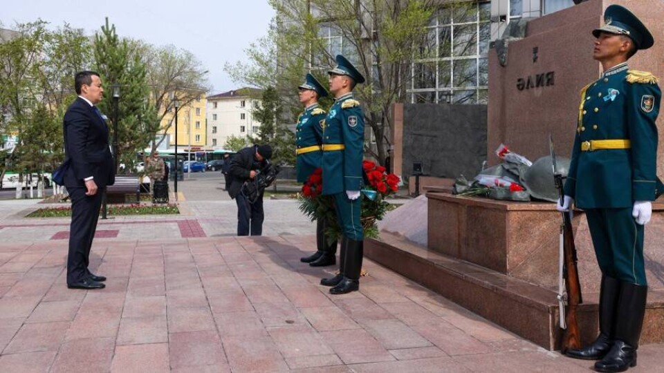 Алихан Смаилов, Ерлан Карин, Маулен Ашимбаев почтили память участников ВОВ