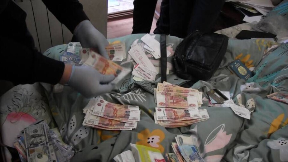 В СКО обнаружили подпольный цех, где подделывали ПЦР-тесты и приглашения от клиник для въезда в Россию