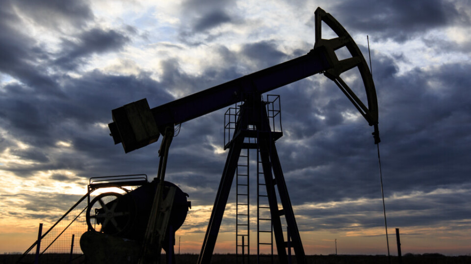 Стоимость нефти Brent опустилась ниже 63 долларов за баррель