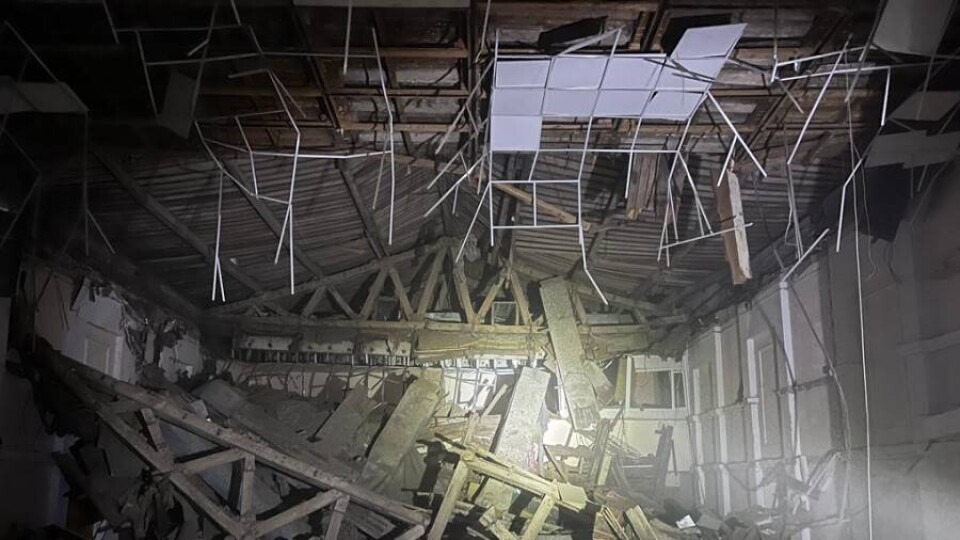 Потолок обрушился в Доме культуры в Петропавловске