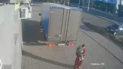 Екібастұзда сәбиін көтеріп тұрған әйелді "Газель" қағып кетті