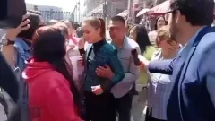 Мексика президентін құшақтап, сүймек болған азамат жауапқа тартылады