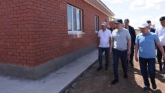 Үкімет басшысы тасқыннан зардап шеккен тұрғындарға арнап салынған үйлерді тексерді