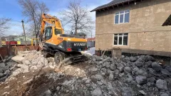 Алматыда заңсыз салынған шаруашылық қосалқы нысан бұзылды