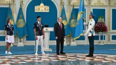 Тоқаев Олимпиада ойындарына қатысушыларға Мемлекеттік туды тапсырды