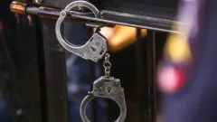 31 миллион теңге: ұрлық жасады деген күдікке ілінген әйел Ресейден экстрадицияланды