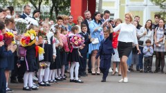 Мұғалімдерге қанша теңгенің гүлін сыйлауға болады? Антикор жауап берді