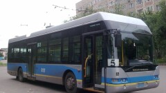 Алматыда троллейбус аялдамаға соғылды: жаяу жүргінші зардап шекті
