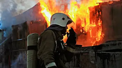 Алматыда сауда базарындағы дүңгіршек өртенді: зардап шеккендер жоқ