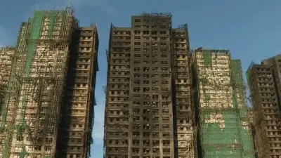 Гонконгтағы алапат өрттен қаза болғандар саны 128-ге жетті: 200 адам із-түзсіз жоғалған