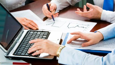 Қазақстанда жасөспірім ұлдар қыздарға қарағанда көбірек қаражат алады