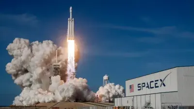 Илон Маск SpaceX пен xAI-ды біріктірді. Жасанды интеллект ғарышқа шыға ма