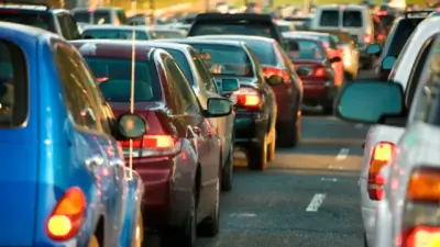 "Жету мүмкін емес". Депутаттар Алматыдағы көлік кептелісін шешетін ұсыныстарын жеткізді