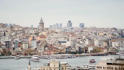 Ыстанбұлдағы жер сілкінісінен 151 адам зардап шекті